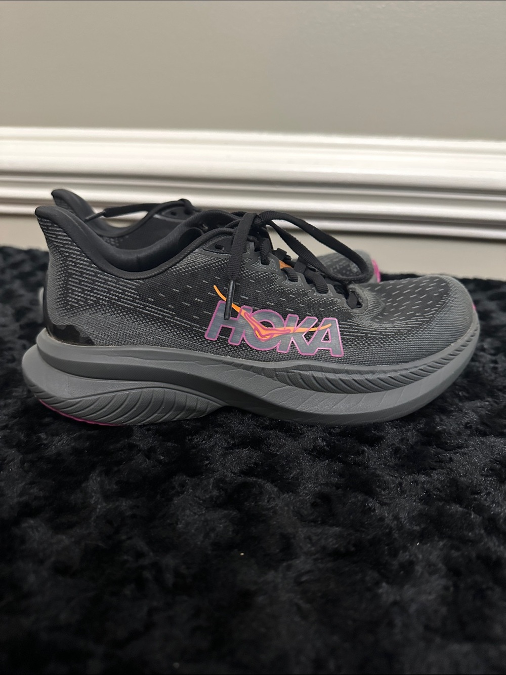 Womens Hoka Mach 6 black running shoes Sz 6.5